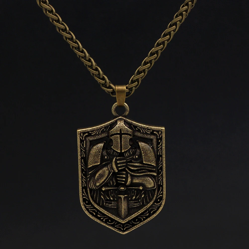 Title 2, Collier avec pendentif Chevalier Templier Crusa...