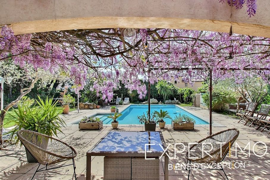 Vente villa 6 pièces 173 m² à Rousset (13790), 820 000 €