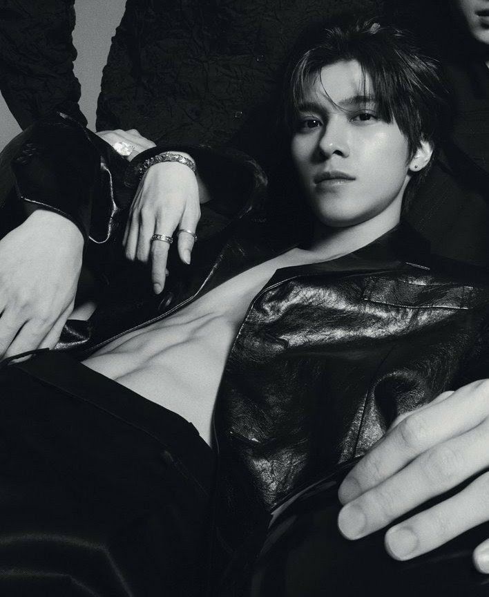 wayv nct hendery abs @dhsjdjeksnsne