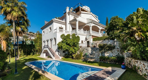 Villa with pool and terrace 1
