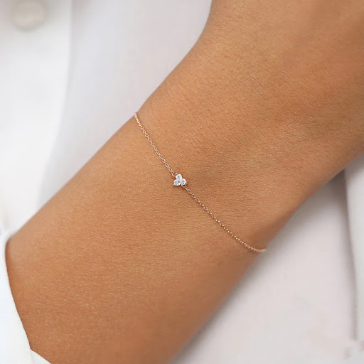 Title 2, Triangle Studded Diamond Classic Foundation Ver...