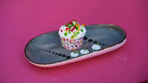 Vanilla Oreo Cup Cake