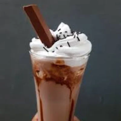 Kitkat Crumble Milk Shake