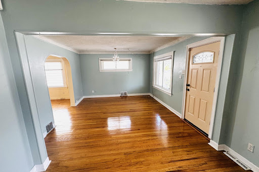 Buy this luxury house in Lincoln Park (United States) - Bright living room with hardwood floor, front door