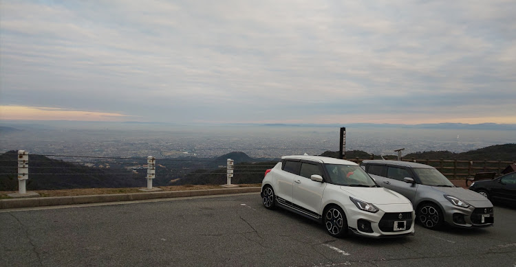 スイフトスポーツの師弟⁉️コラボ・兵庫県・芦有ドライブウェイ 東六甲展望台・夕方&夜🌃の絶景‼️・撮るヒト？を撮る！に関するカスタム事例の投稿画像13枚目