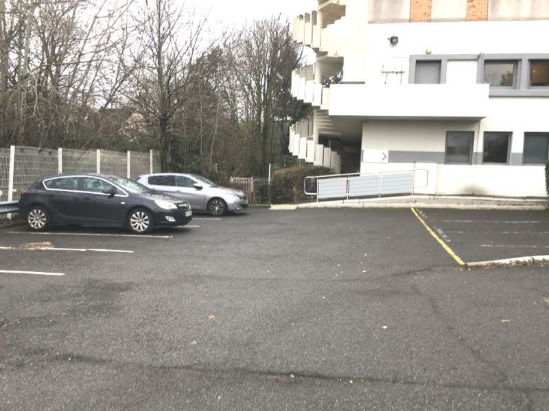 Location  parking  12 m² à Villejuif (94800), 72 €