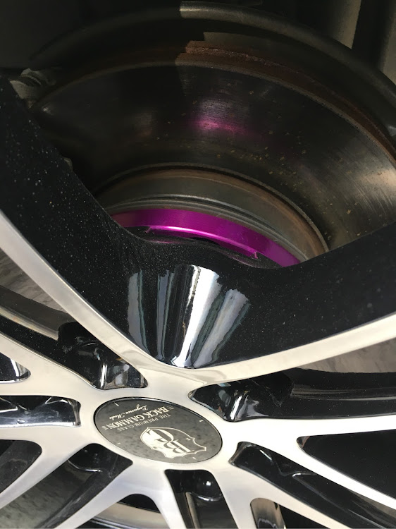 ハイエースバンのワイトレ・15mm・フロント・ハミタイに関するカスタム事例の投稿画像1枚目