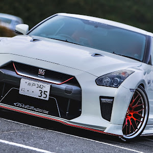 NISSAN GT-R R35