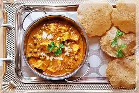 Matter Paneer + Poori (4Pcs)