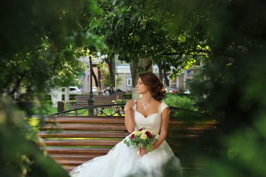 Fotógrafo de casamento Natalya Vlasova (fotovlasova). Foto de 29 de agosto 2015