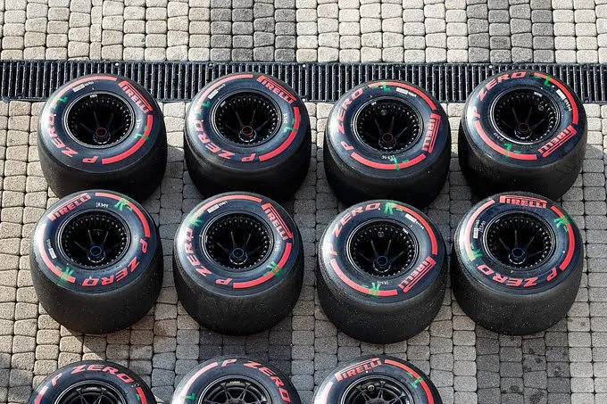 Gomme Pirelli