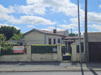 maison à Saint-Jean-d'Angély (17)