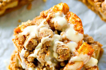 Glazed Apple Pie Crumb Bars