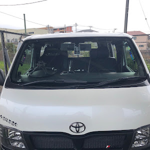 ハイエースバン TRH200V