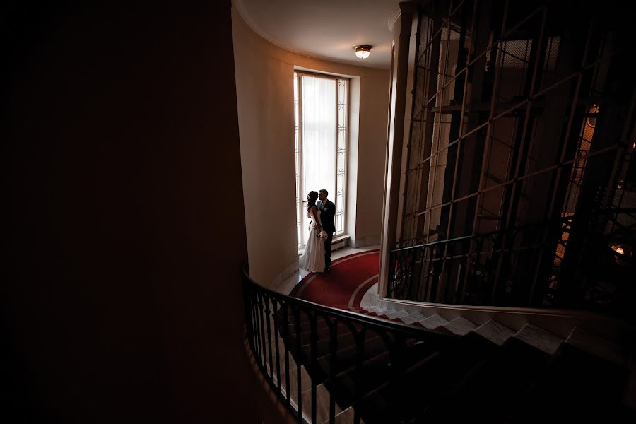 Fotógrafo de casamento Anna Averina (averinafoto). Foto de 4 de abril 2019