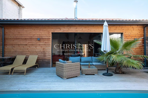 House with pool and garden 2