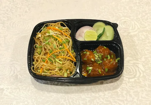 Chinese Veg Noodles And Manchurian