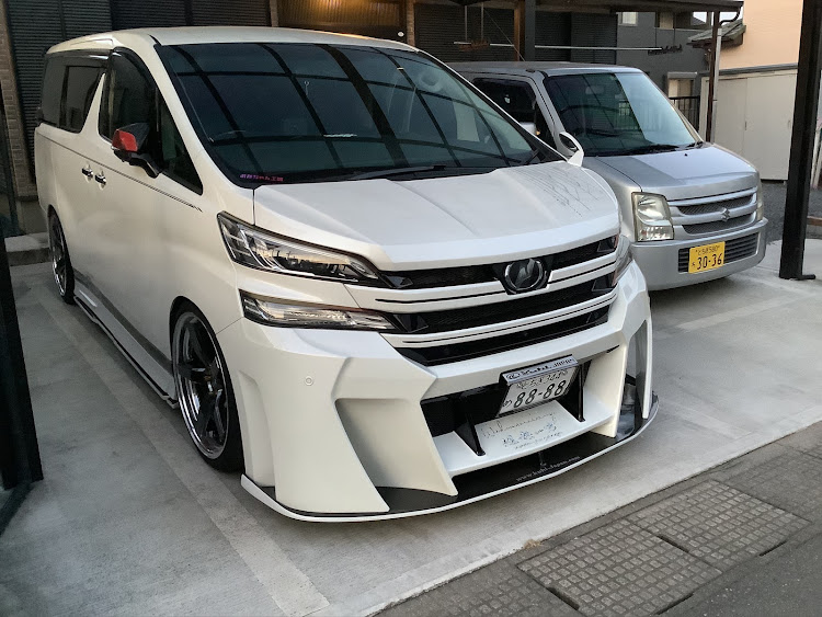 ヴェルファイアのKuhl Racing・Team kuhl’s・素人塗装・カスタムペイントに関するカスタム事例の投稿画像1枚目