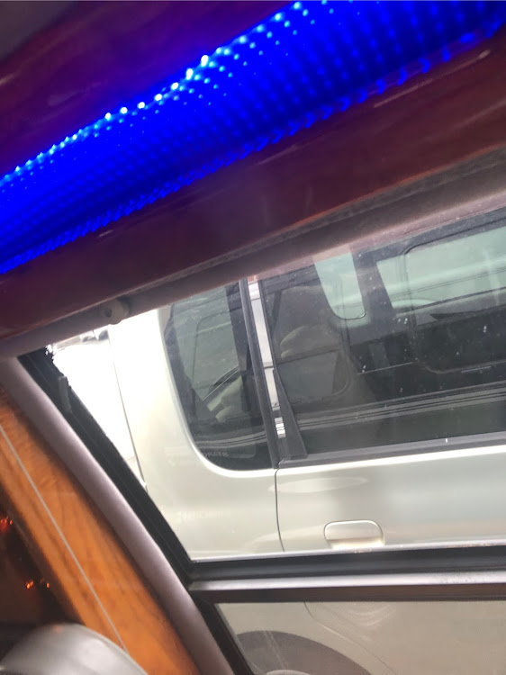 アストロのLED・アンテナ・内装カスタム・イカリング加工・シボレーに関するカスタム事例の投稿画像7枚目