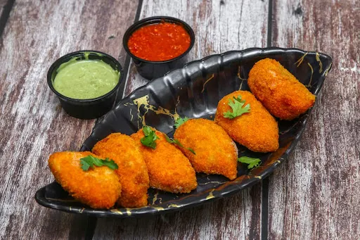 Cheese Corn Kurkure Momos [6 Pieces]