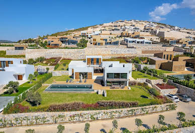 House with pool and terrace 2