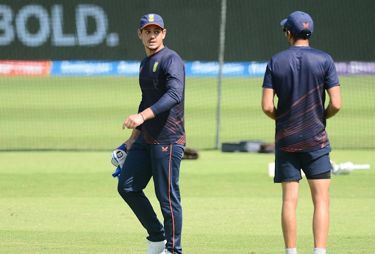 Quinton De Kock (left) in the Proteas' warm-up ahead of the 2021 ICC T20 World Cup match against Sri Lanka at Sharjah Cricket Stadium in Sharjah, United Arab Emirates on October 30, 2021.
