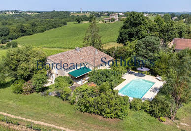 House with pool and terrace 8