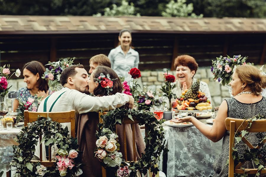 Fotografo di matrimoni Mila Tikhaya (milatihaya). Foto del 21 settembre 2017