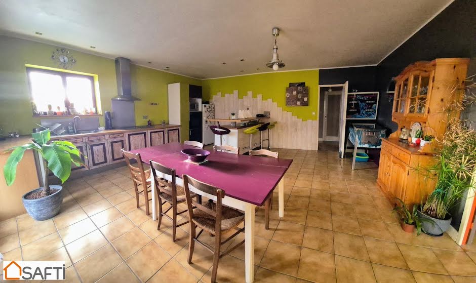 Vente maison 5 pièces 135 m² à Cérons (33720), 272 000 €