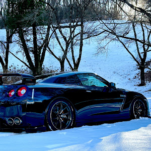 NISSAN GT-R