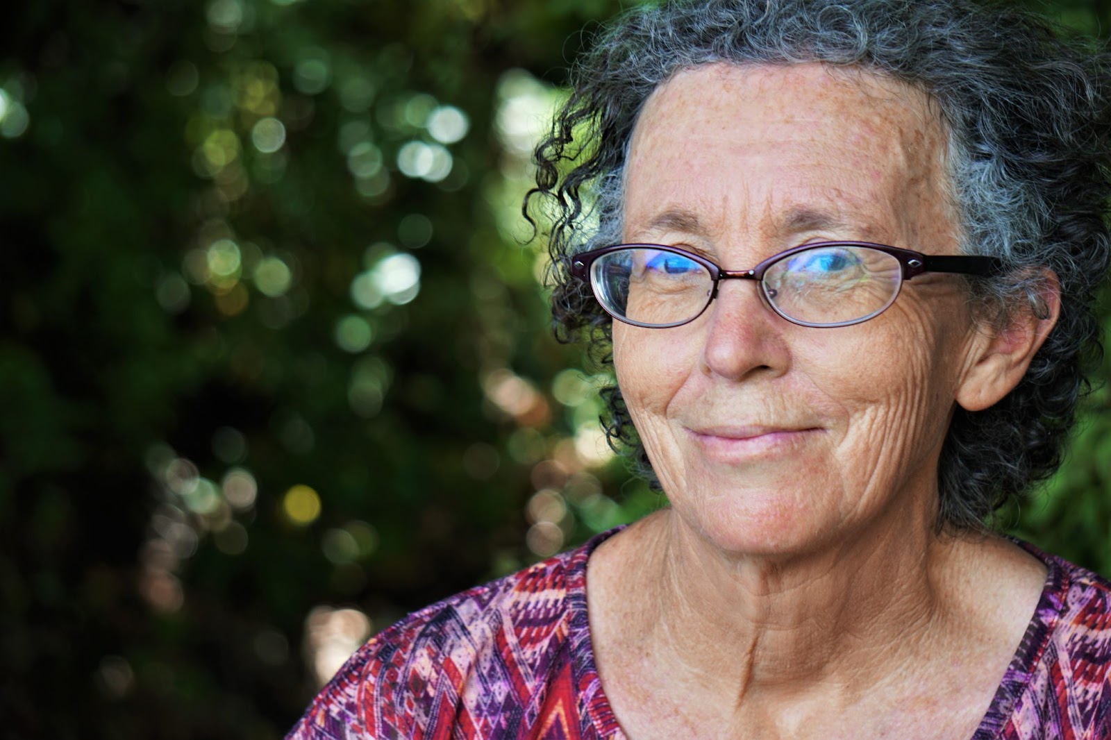 elderly woman smiling, healthy aging, happy, retire, getting old