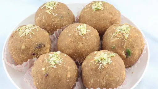 Atta Panjiri Laddu Desi Ghee