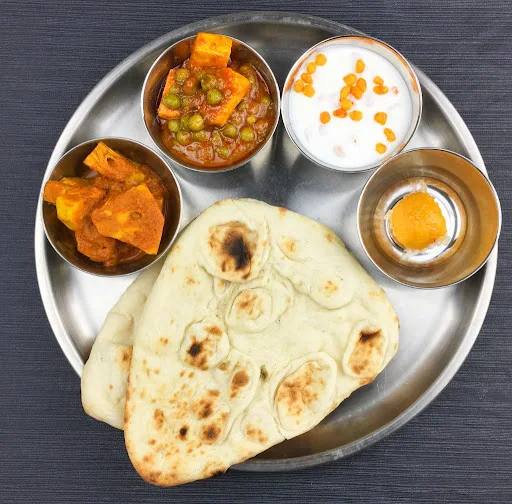 BUTTER NAAN THALI