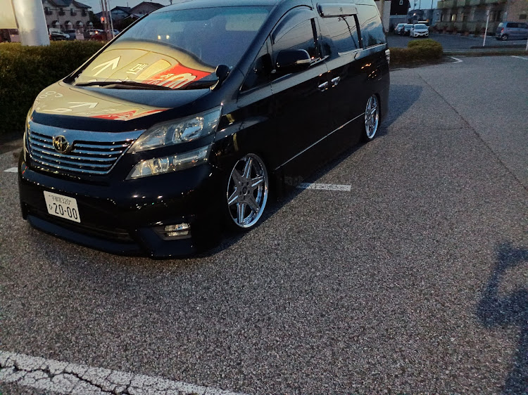 ヴェルファイアのNewホイール・WORK LS406・LIBERTE´に関するカスタム事例の投稿画像2枚目