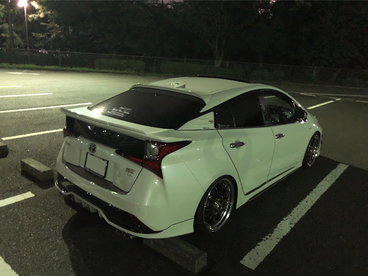 プリウスの真夜中の1人撮影会・仲のいい繋がりは大事にしたい・チームT.P.F・梅雨明け間近に関するカスタム事例の投稿画像2枚目