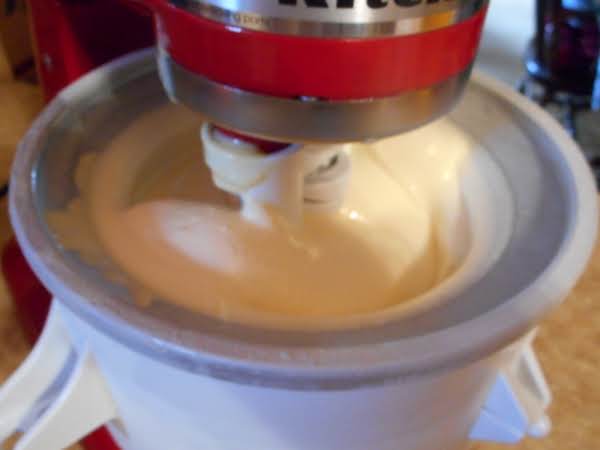 French Vanilla Caramel Ice Cream_image