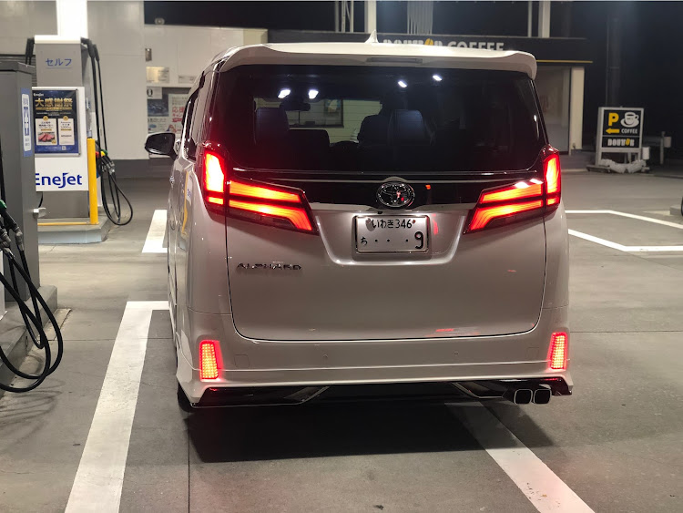 アルファードのアルヴェル好きと繋がりたい・アルファード30後期・リフレクター・室内灯LED交換・アルファードに関するカスタム事例の投稿画像1枚目