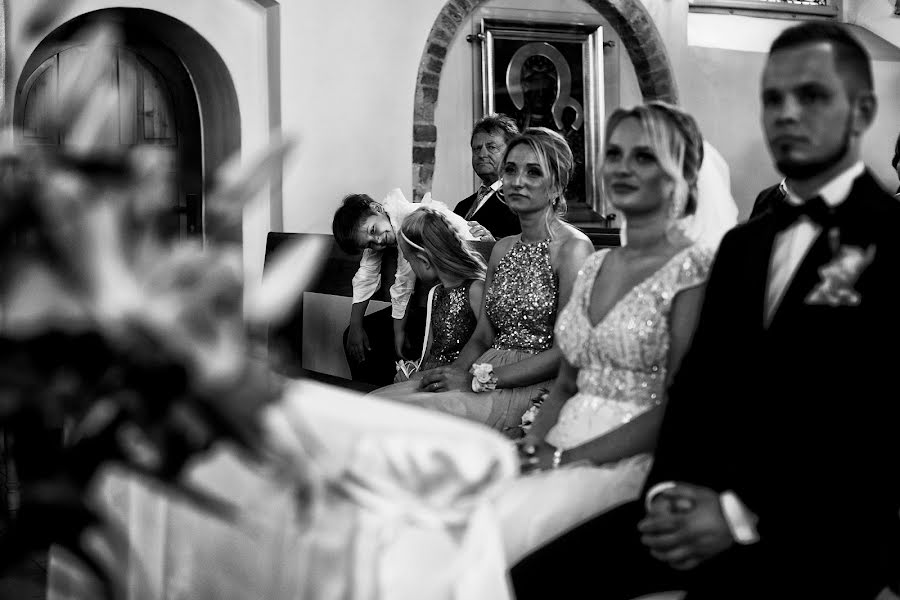 Wedding photographer Wojtek Hnat (wojtekhnat). Photo of 10 June 2019