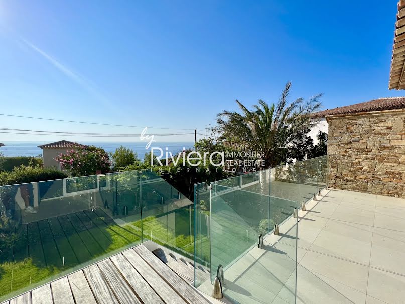 Vente villa 5 pièces 151 m² à Cavalaire-sur-Mer (83240), 2 100 000 €