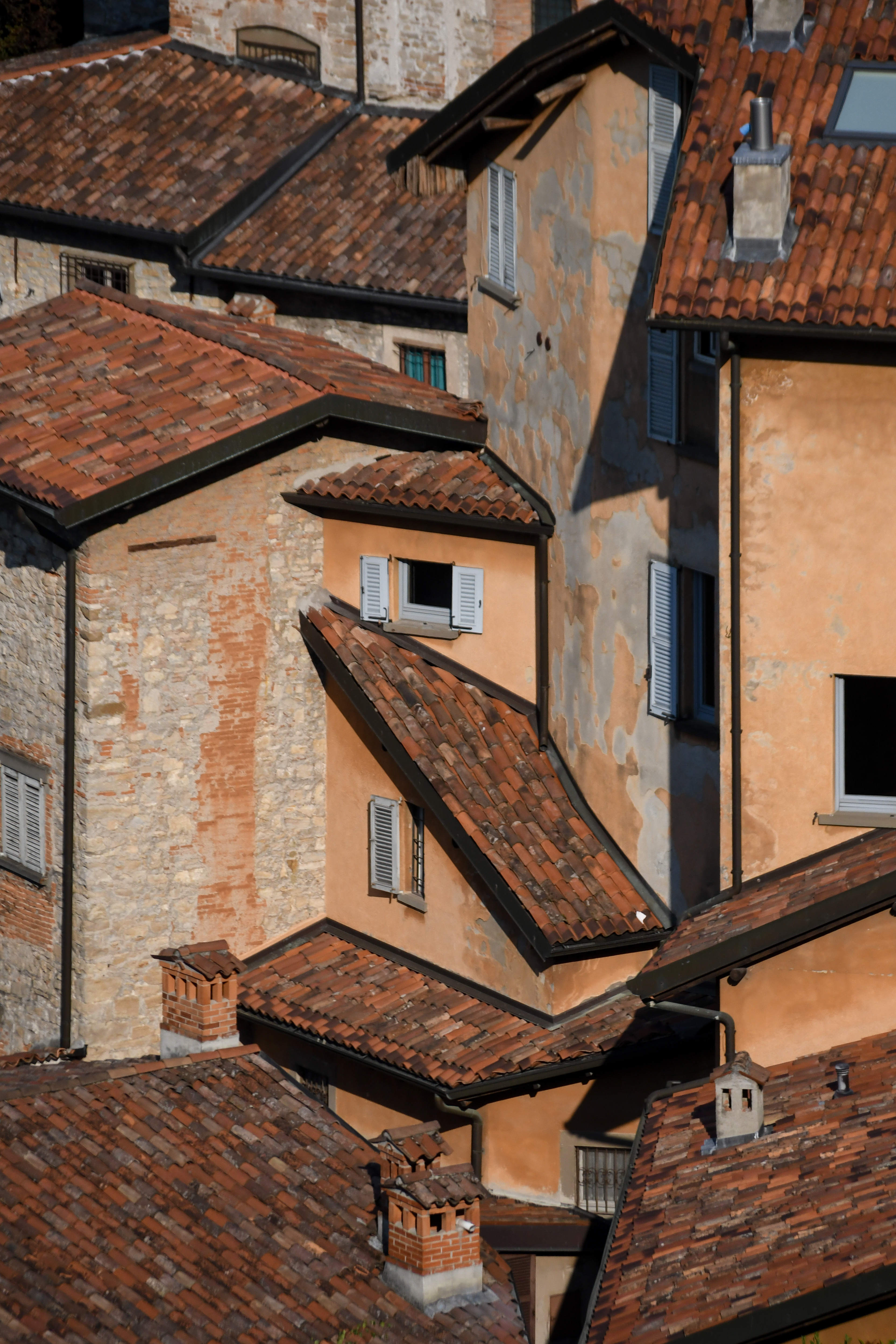 Giochi di tetti a Bergamo di Concetta Caracciolo