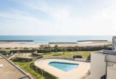 Appartement avec terrasse et piscine 8