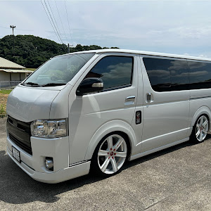 ハイエースバン TRH200V