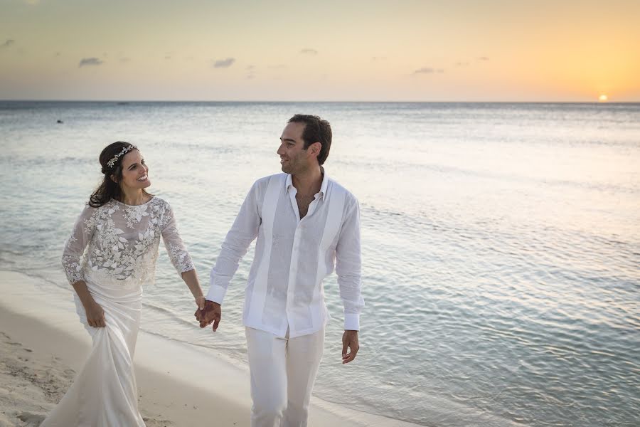 Wedding photographer Pablo Canelones (pablocanelones). Photo of 1 August 2017