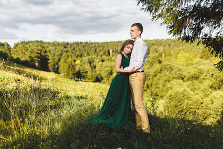 Fotógrafo de casamento Arina Batrakova (arinabat). Foto de 28 de outubro 2015