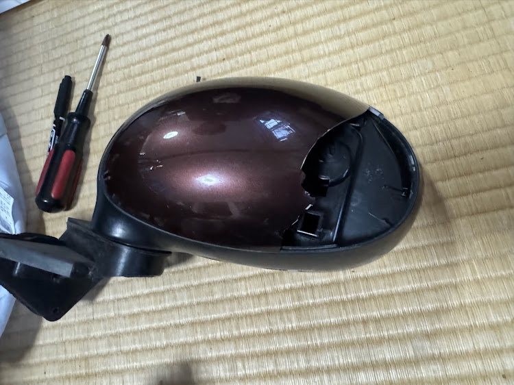 アルトのぶつけた(。´Д⊂)・サイドミラー修理・いつもいいね＆コメントありがとうございます🥰に関するカスタム事例の投稿画像1枚目