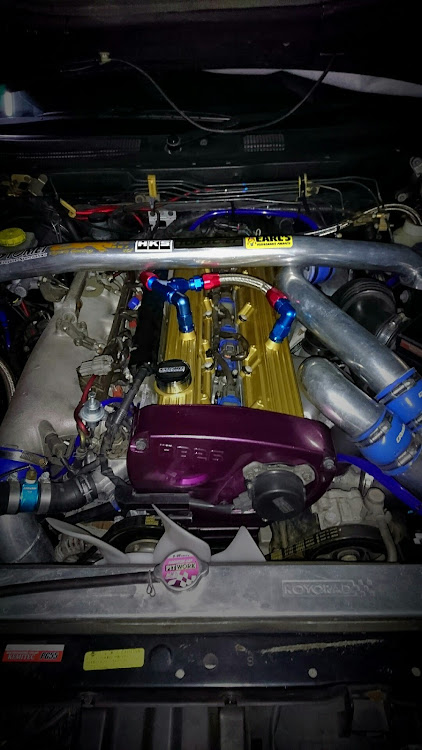 スカイライン GT-Rのチラ見・休み中・RB26・ミッドナイトパープルⅢ・R34に関するカスタム事例の投稿画像3枚目