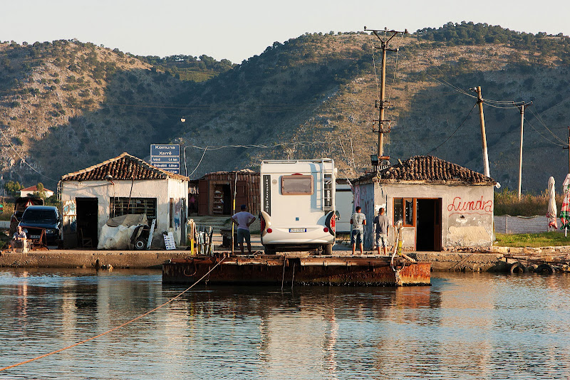 Crossing point beetwen Albania and Greece di Alessandro Mangione