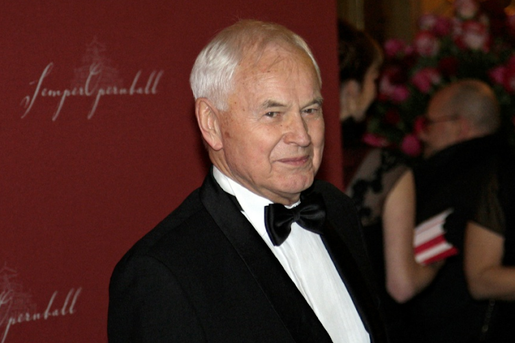 Hans Modrow, former prime minister of East Germany, poses on the red carpet during the fourth Semperopernball in the eastern German town of Dresden, on January 16 2009. Modrow has died at the age of 95. File photo.