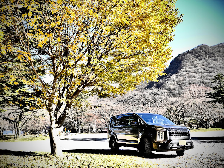 デリカD:5の11月も宜しくお願いします・紅葉・ドライブ・一眼レフに関するカスタム事例の投稿画像1枚目