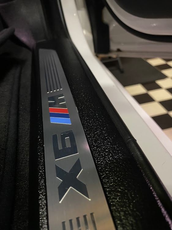X6 MのBMW・エアサスペンション故障・ベローズ・フルボトム・オイル測定に関するカスタム事例の投稿画像6枚目